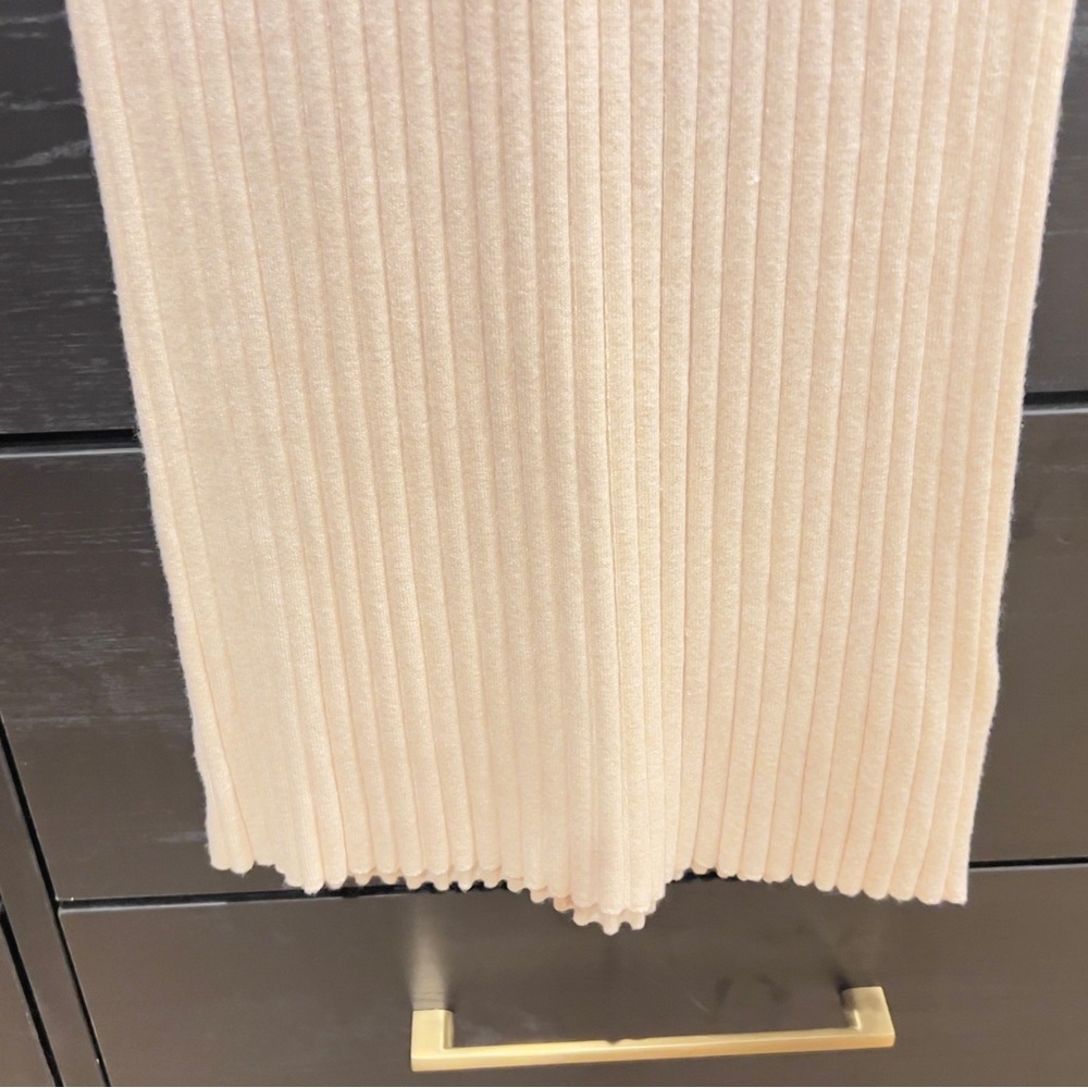 Chic Cream Ribbed Midi Skirt